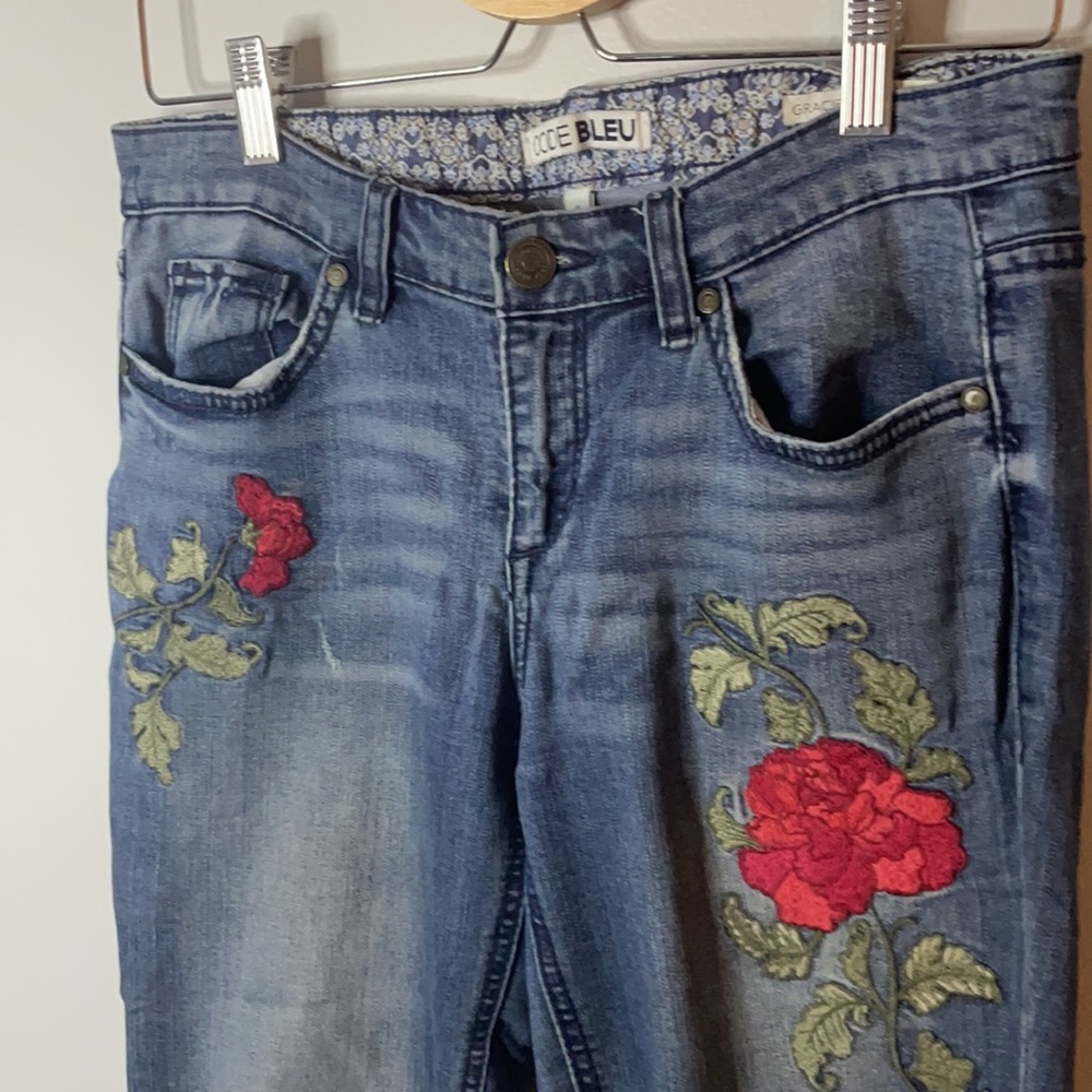 Code Bleu Embroidered Floral Jean - Picture 4 of 13